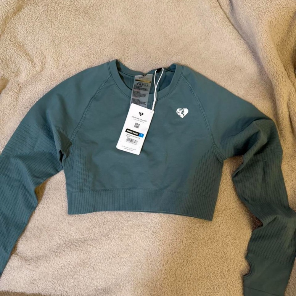 Women’s Best Teal Long Sleeve Crop Top